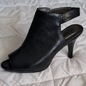 Life Stride Black Peep-Toe Heels